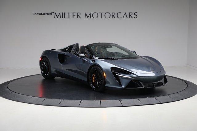 new 2025 McLaren Artura car, priced at $331,708