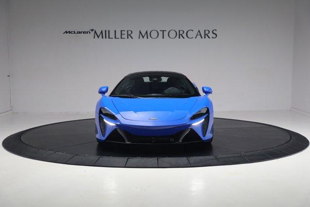 new 2025 McLaren Artura car, priced at $329,718