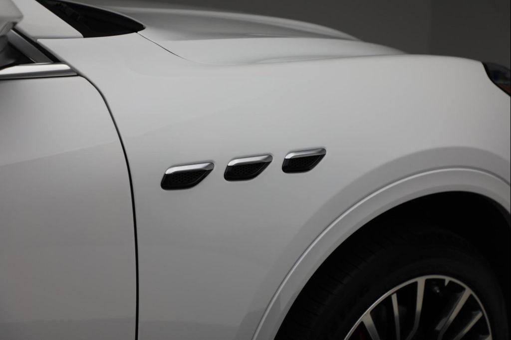 new 2025 Maserati Grecale car, priced at $95,755