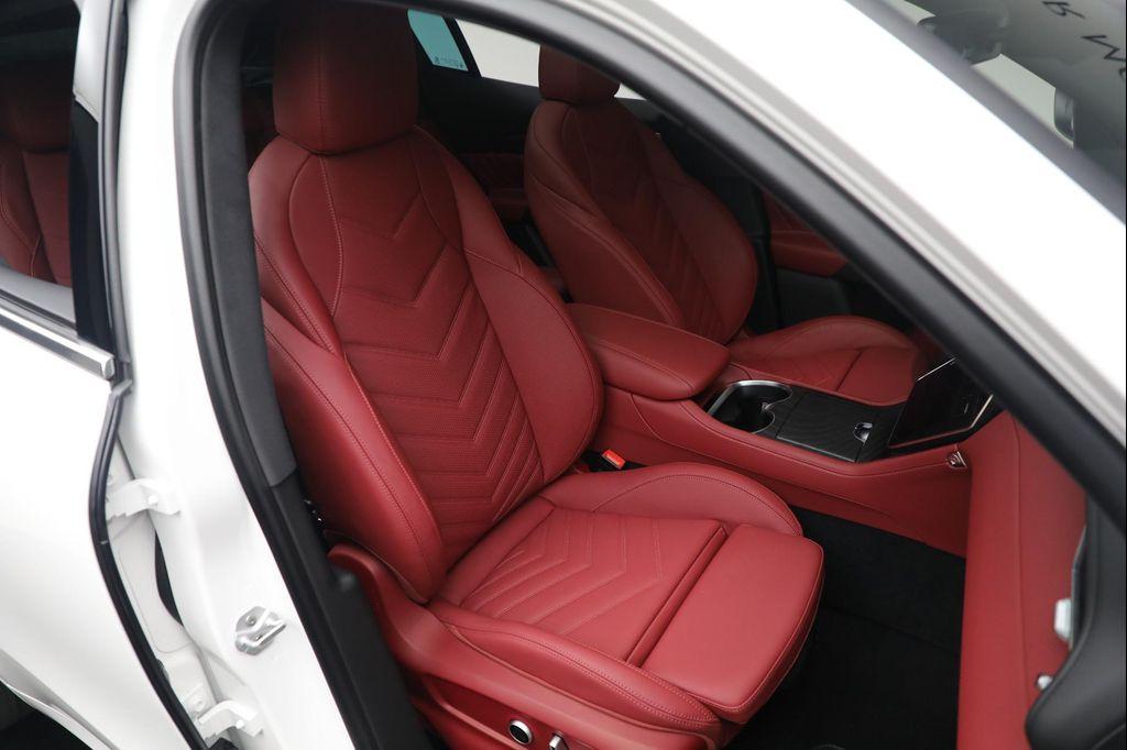 new 2025 Maserati Grecale car, priced at $95,755