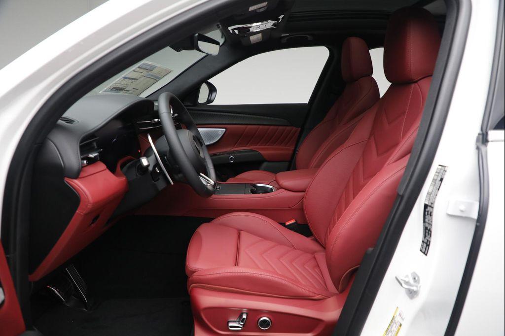 new 2025 Maserati Grecale car, priced at $95,755