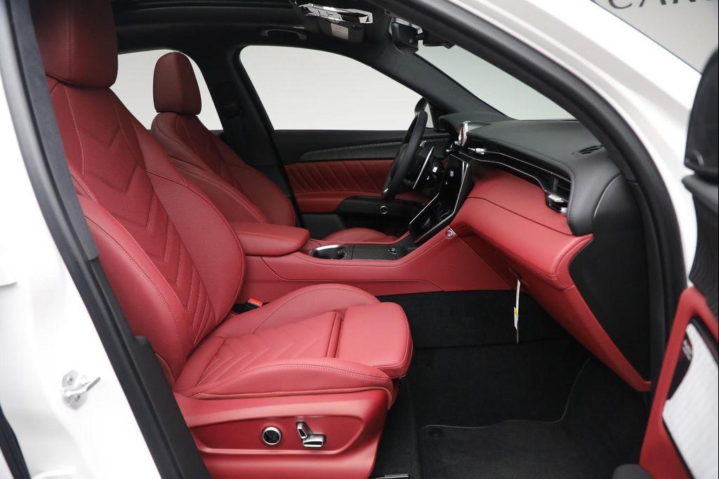 new 2025 Maserati Grecale car, priced at $95,755
