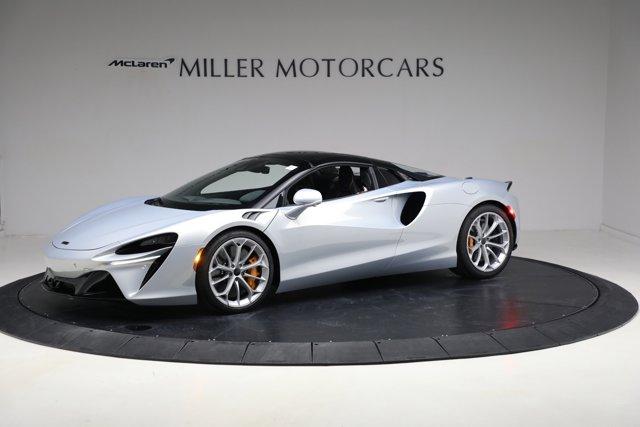 new 2025 McLaren Artura car, priced at $324,300