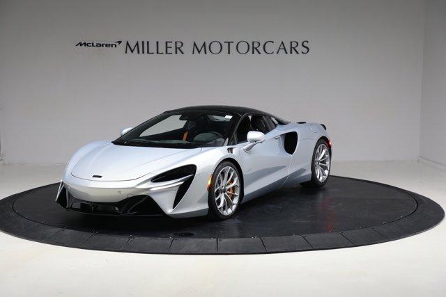 new 2025 McLaren Artura car, priced at $324,300