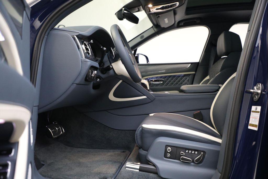 used 2023 Bentley Bentayga car