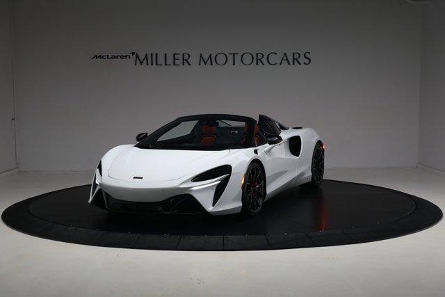 new 2025 McLaren Artura car