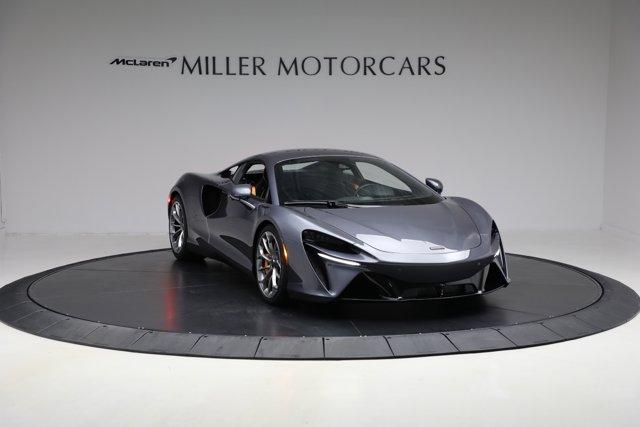 new 2025 McLaren Artura car, priced at $292,398