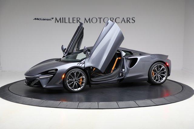 new 2025 McLaren Artura car, priced at $292,398