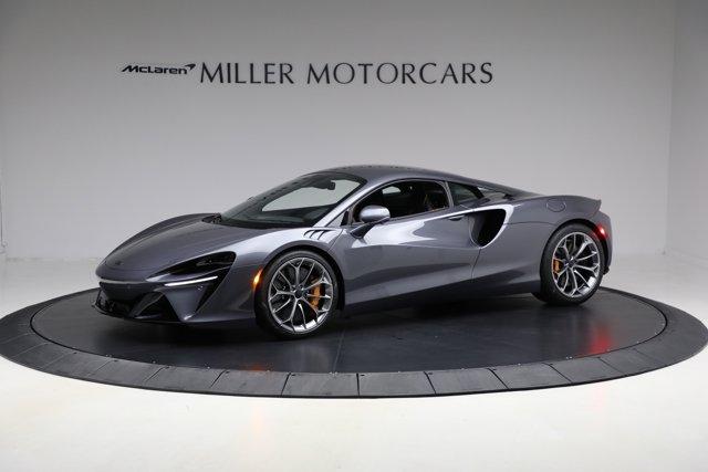 new 2025 McLaren Artura car, priced at $292,398