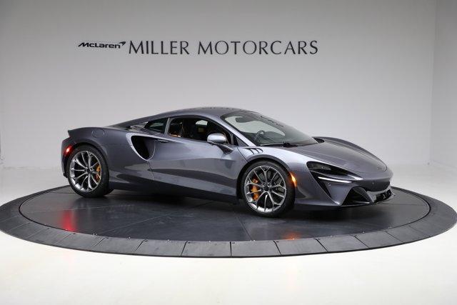 new 2025 McLaren Artura car, priced at $292,398