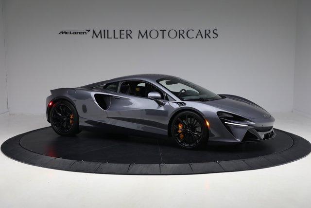 new 2024 McLaren Artura car