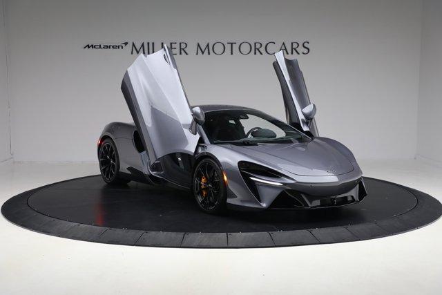 new 2024 McLaren Artura car