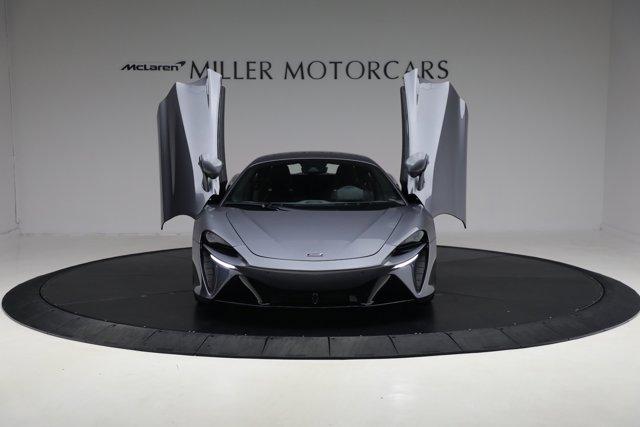 new 2024 McLaren Artura car