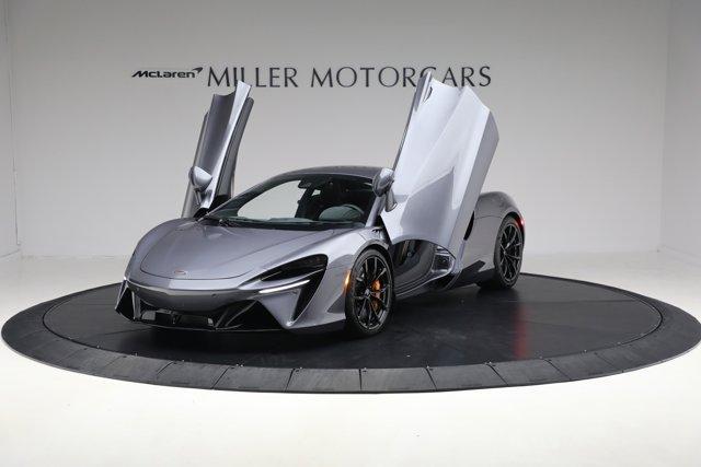 new 2024 McLaren Artura car