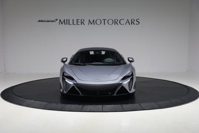 new 2024 McLaren Artura car