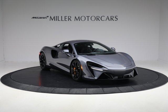 new 2024 McLaren Artura car