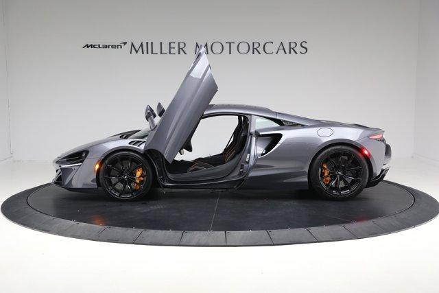new 2024 McLaren Artura car