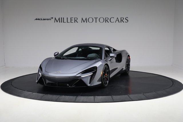 new 2024 McLaren Artura car