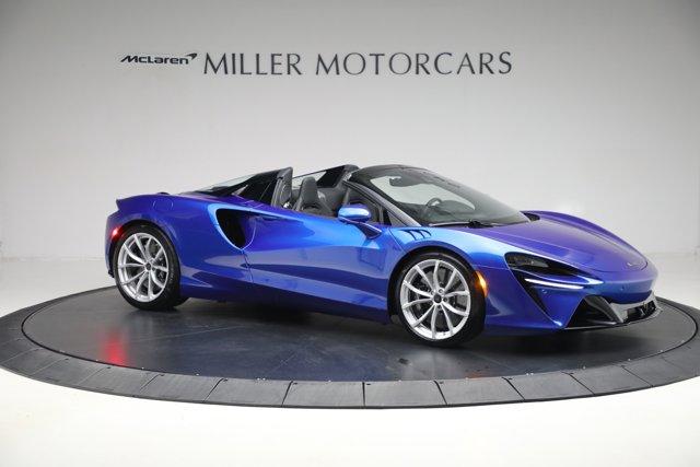 new 2025 McLaren Artura car, priced at $321,158