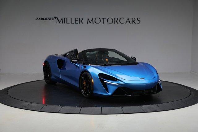 new 2025 McLaren Artura car, priced at $326,498