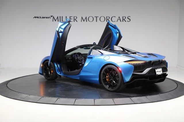 new 2025 McLaren Artura car, priced at $326,498