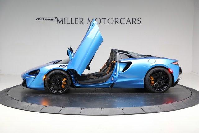 new 2025 McLaren Artura car, priced at $326,498