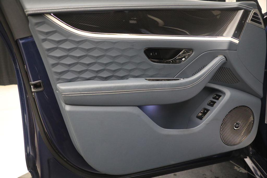 new 2025 Bentley Flying Spur car, priced at $299,900