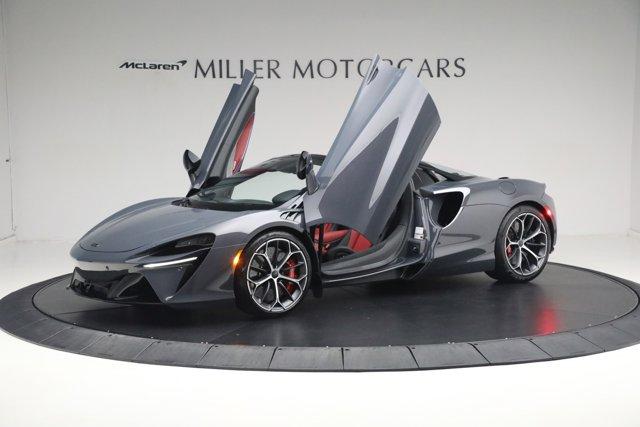 new 2025 McLaren Artura car, priced at $346,318