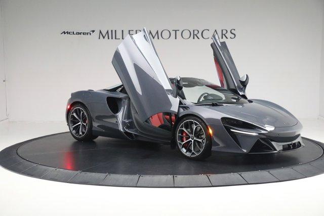 new 2025 McLaren Artura car, priced at $346,318