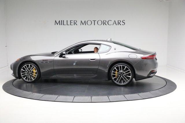 new 2024 Maserati GranTurismo car