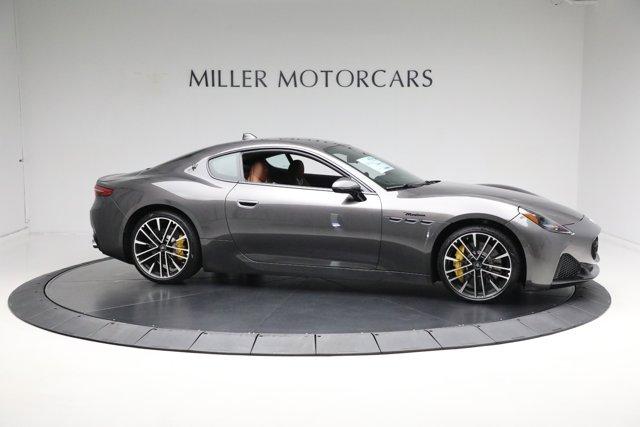 new 2024 Maserati GranTurismo car