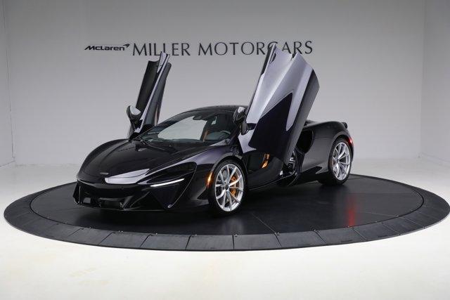new 2025 McLaren Artura car, priced at $305,733
