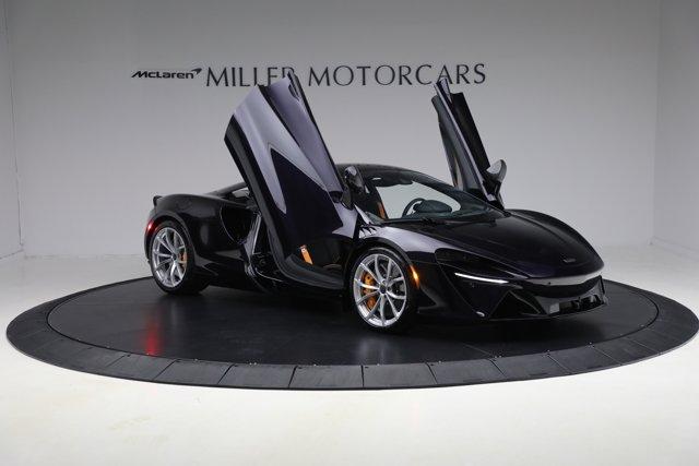 new 2025 McLaren Artura car, priced at $305,733