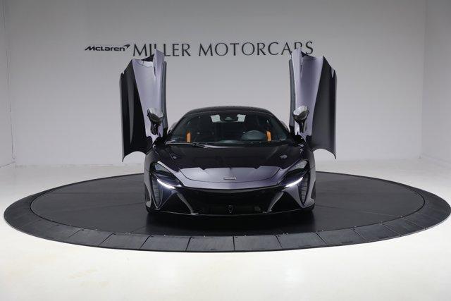 new 2025 McLaren Artura car, priced at $305,733