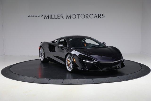new 2025 McLaren Artura car, priced at $305,733