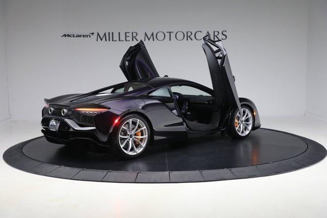 new 2025 McLaren Artura car, priced at $305,733