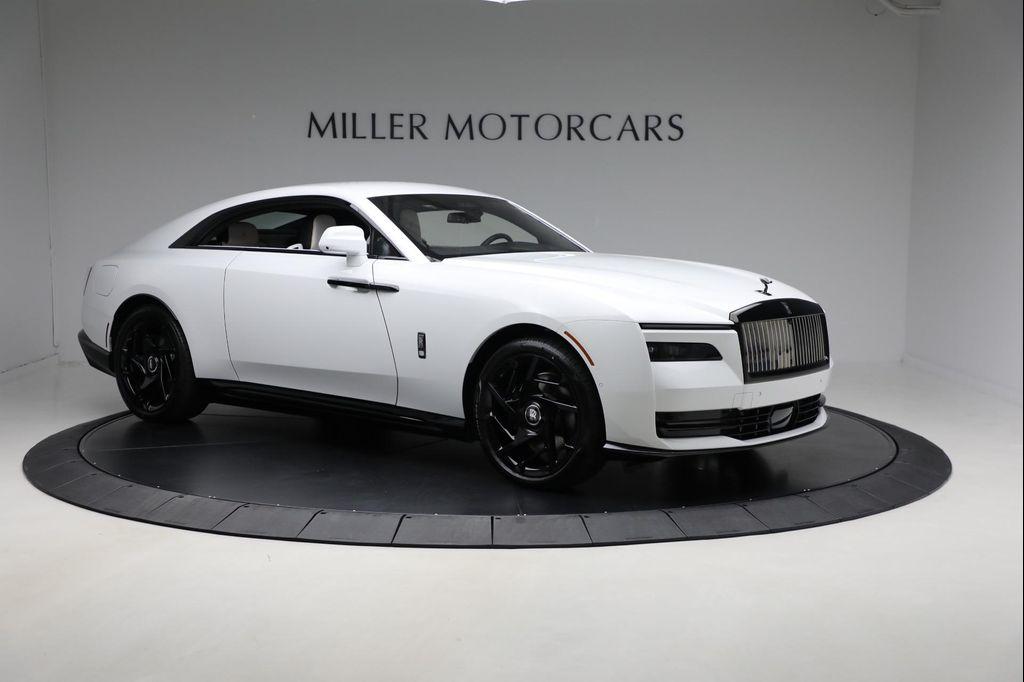 new 2025 Rolls-Royce Spectre car, priced at $561,925