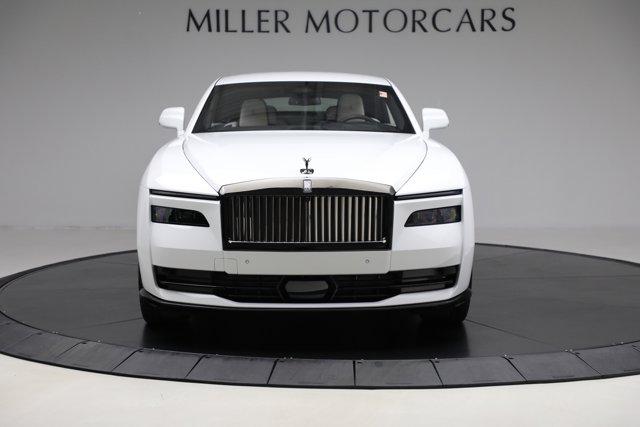 new 2025 Rolls-Royce Spectre car, priced at $561,925