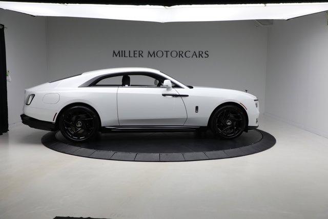 new 2025 Rolls-Royce Spectre car, priced at $561,925
