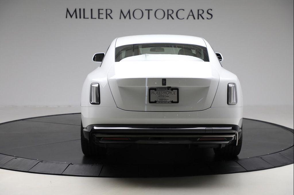 new 2025 Rolls-Royce Spectre car, priced at $561,925