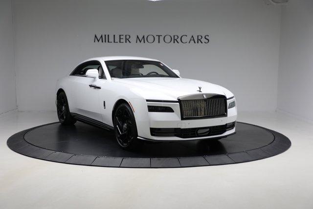 new 2025 Rolls-Royce Spectre car, priced at $561,925