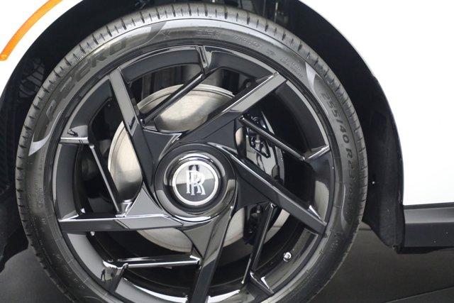 new 2025 Rolls-Royce Spectre car, priced at $561,925