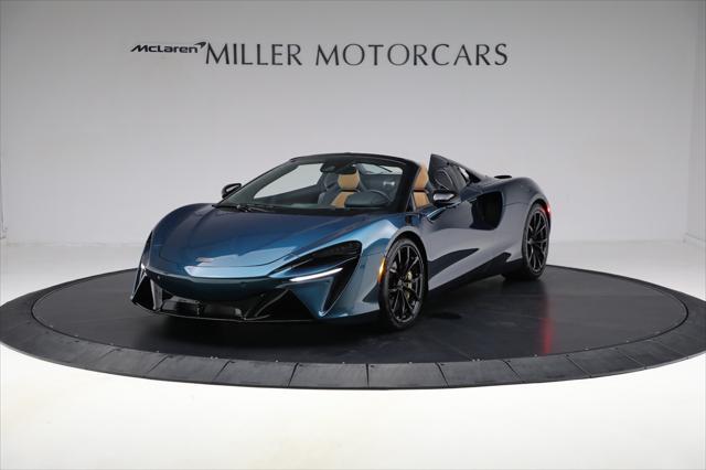 new 2025 McLaren Artura car, priced at $324,900