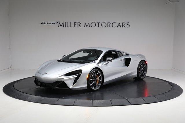 new 2024 McLaren Artura car, priced at $291,233