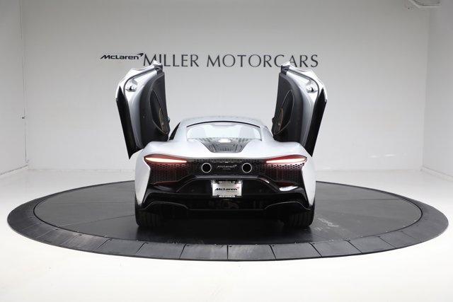 new 2024 McLaren Artura car, priced at $291,233