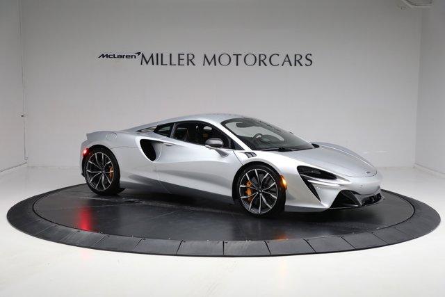 new 2024 McLaren Artura car, priced at $291,233