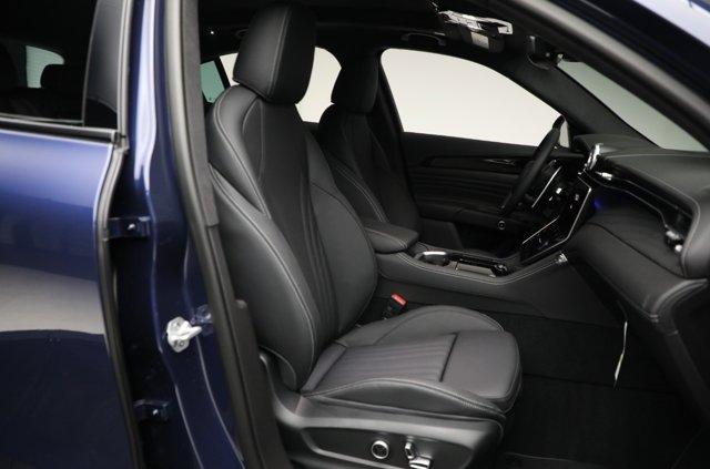 new 2025 Maserati Grecale car, priced at $68,443