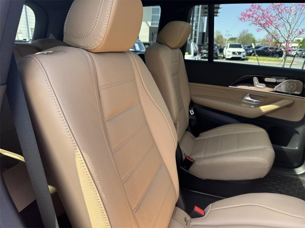 new 2025 Mercedes-Benz GLS 450 car, priced at $106,665