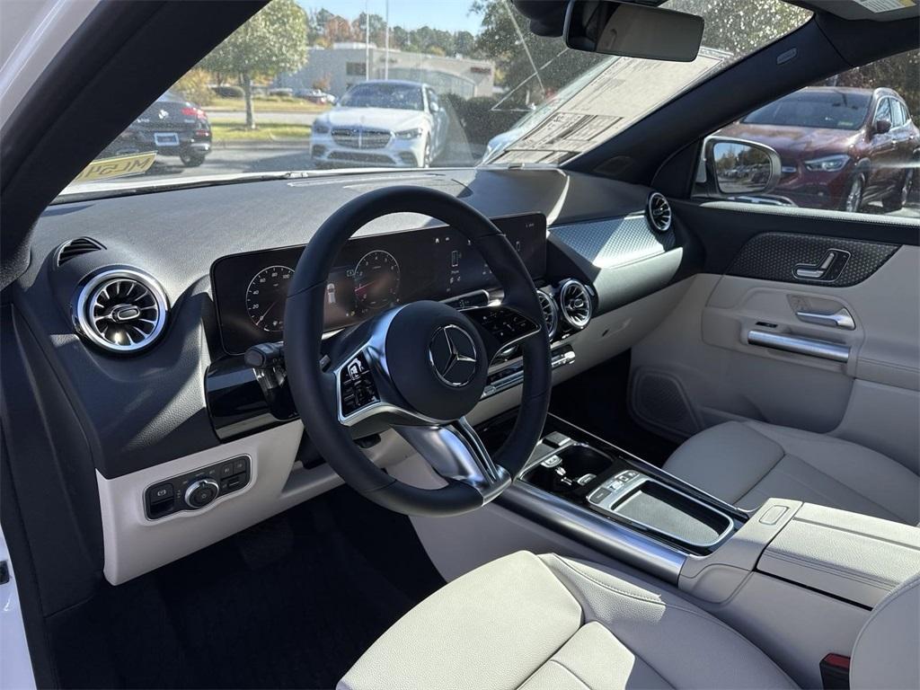 new 2025 Mercedes-Benz GLA 250 car, priced at $44,345
