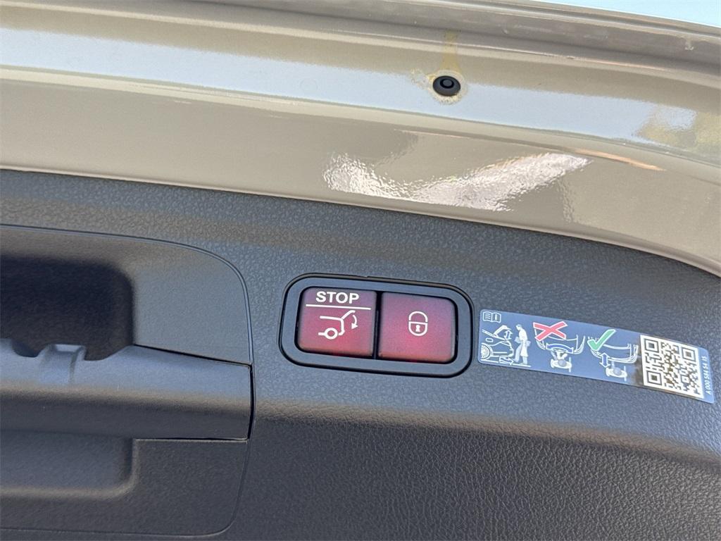 new 2026 Mercedes-Benz GLE 450 car, priced at $91,150